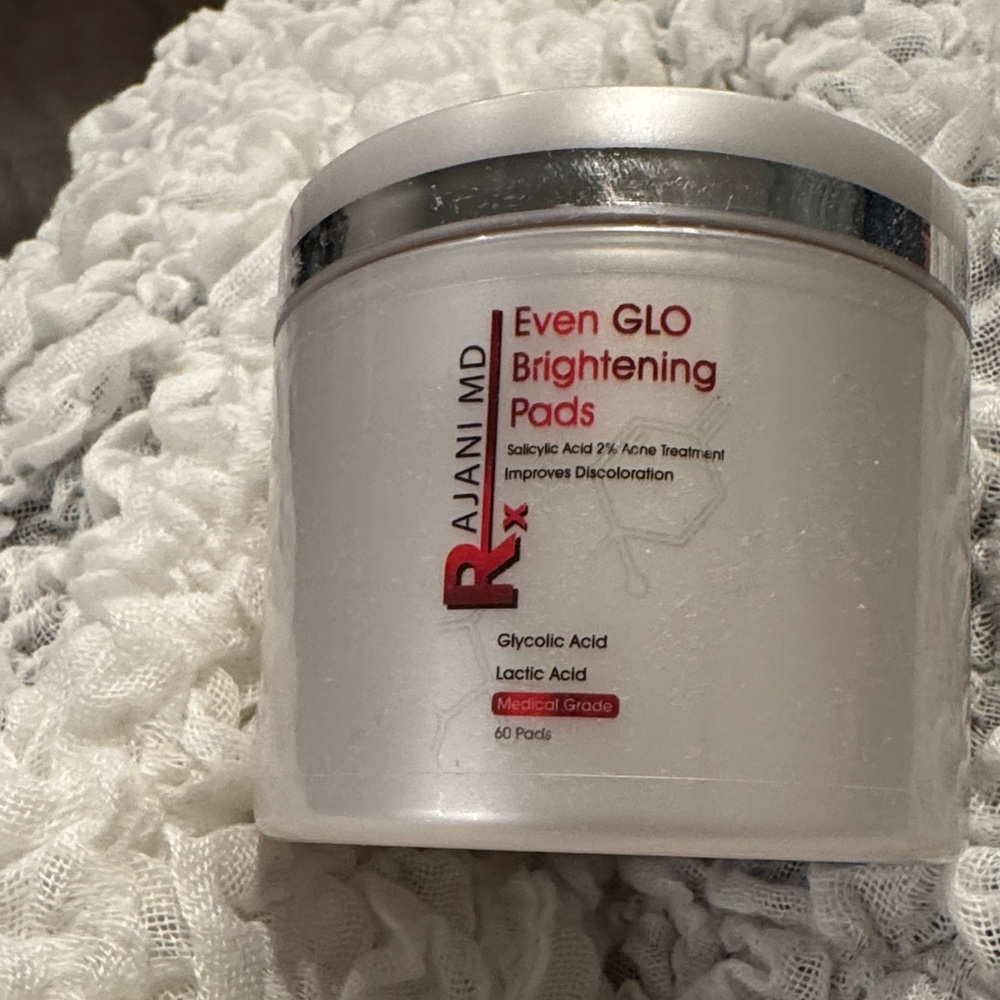 Even GLO Brightening Pads - White